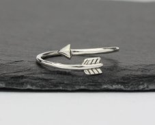 Stříbrný prsten Šíp, vel. 8