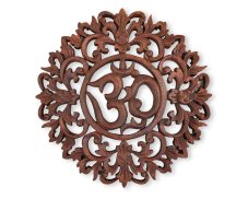 Závěsná dřevěná dekorace Óm tmavá - 30 cm