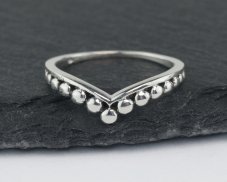 Stříbrný prsten Korunka