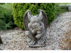 Zahradní betonová dekorace - Odpočívající chrlič