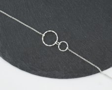 Stříbrný náramek Strukturované kroužky A