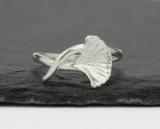 Stříbrný prsten Ginkgo biloba