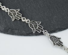 Stříbrný náramek Hamsa - kratší