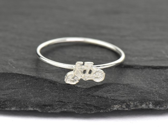 Stříbrný prsten Kolo