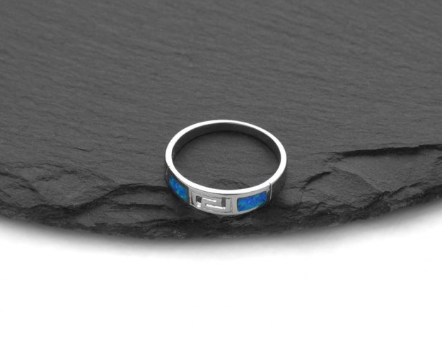Stříbrný prsten Spirála hranatá, syntetický opál modrý, vel. 8