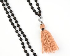 Asijský růženec lávový kámen s hnědým střapcem