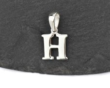 Stříbrný přívěsek Písmeno "H"