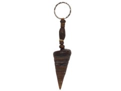 Klíčenka dřevo, amulet s ulitou