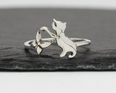 Stříbrný prsten Kočka s motýlem