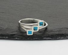 Stříbrný prsten zdobený, tyrkenit