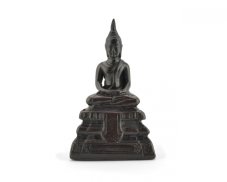 Buddha meditující, pryskyřice, tmavý, 8 cm