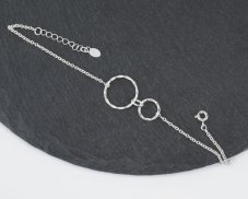 Stříbrný náramek Strukturované kroužky A