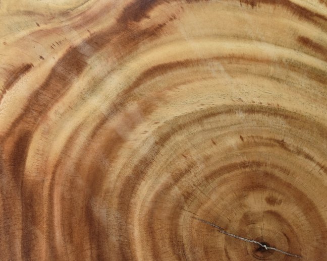 Dřevěný konferenční stůl 95 x 105 cm