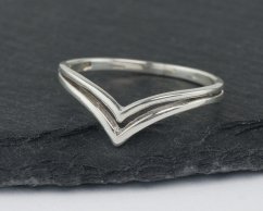 Stříbrný prsten Šipka, vel. 9