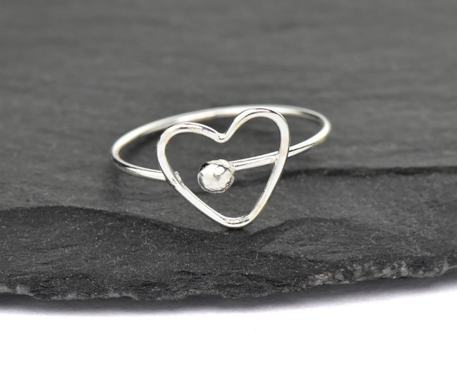 Stříbrný prsten volné srdce