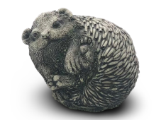 Zahradní betonová dekorace - Ležící ježek