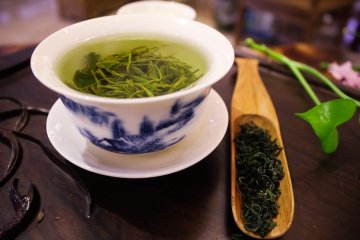 Zhongy, gaiwany - císařská nádoba na popíjení čaje - Materiál - Sklo