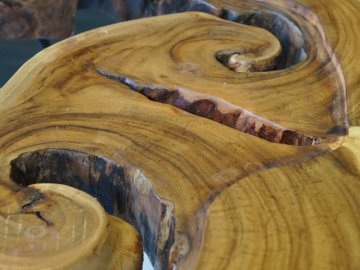 Stoly a stolky - Materiál - Dřevo