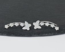 Stříbrné minimalistické náušnice Motýl s květy