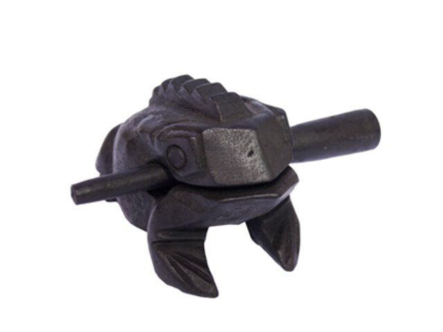 Hrající dřevěná žába tmavá 14 cm