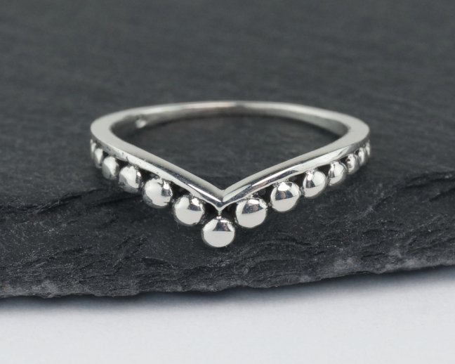 Stříbrný prsten Korunka